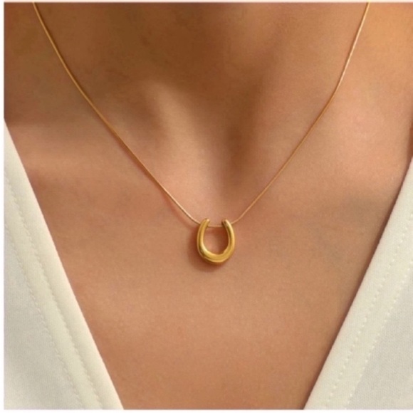 New! Anthropologie Gold Horseshoe Pendant Necklace (3040) NWOT - Picture 1 of 3